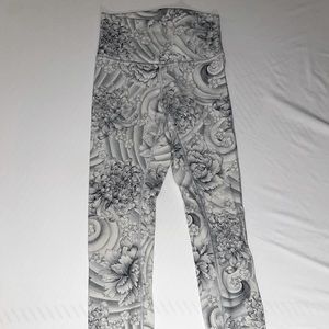 Lululemon Wunder Under Hi-Rise 7/8 Tight 25” Sz 4